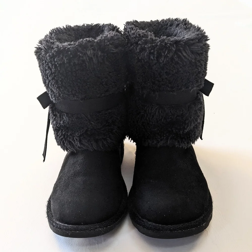 Girls Cozy Black Kids Boots with Glitter Accents